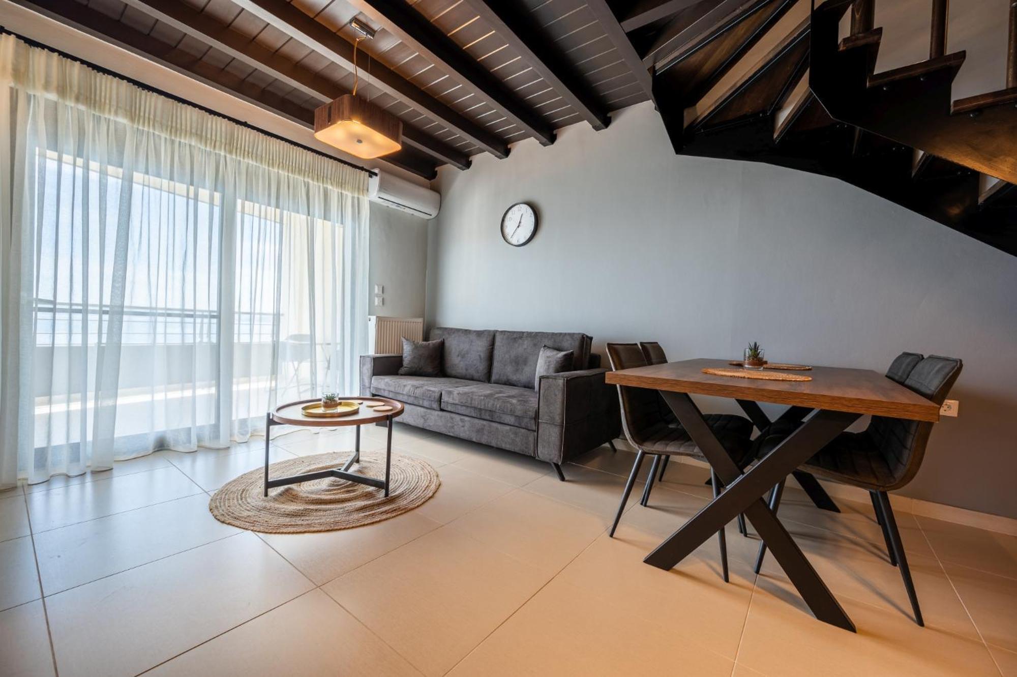 Sea La Vie & Maisonette Apartment *