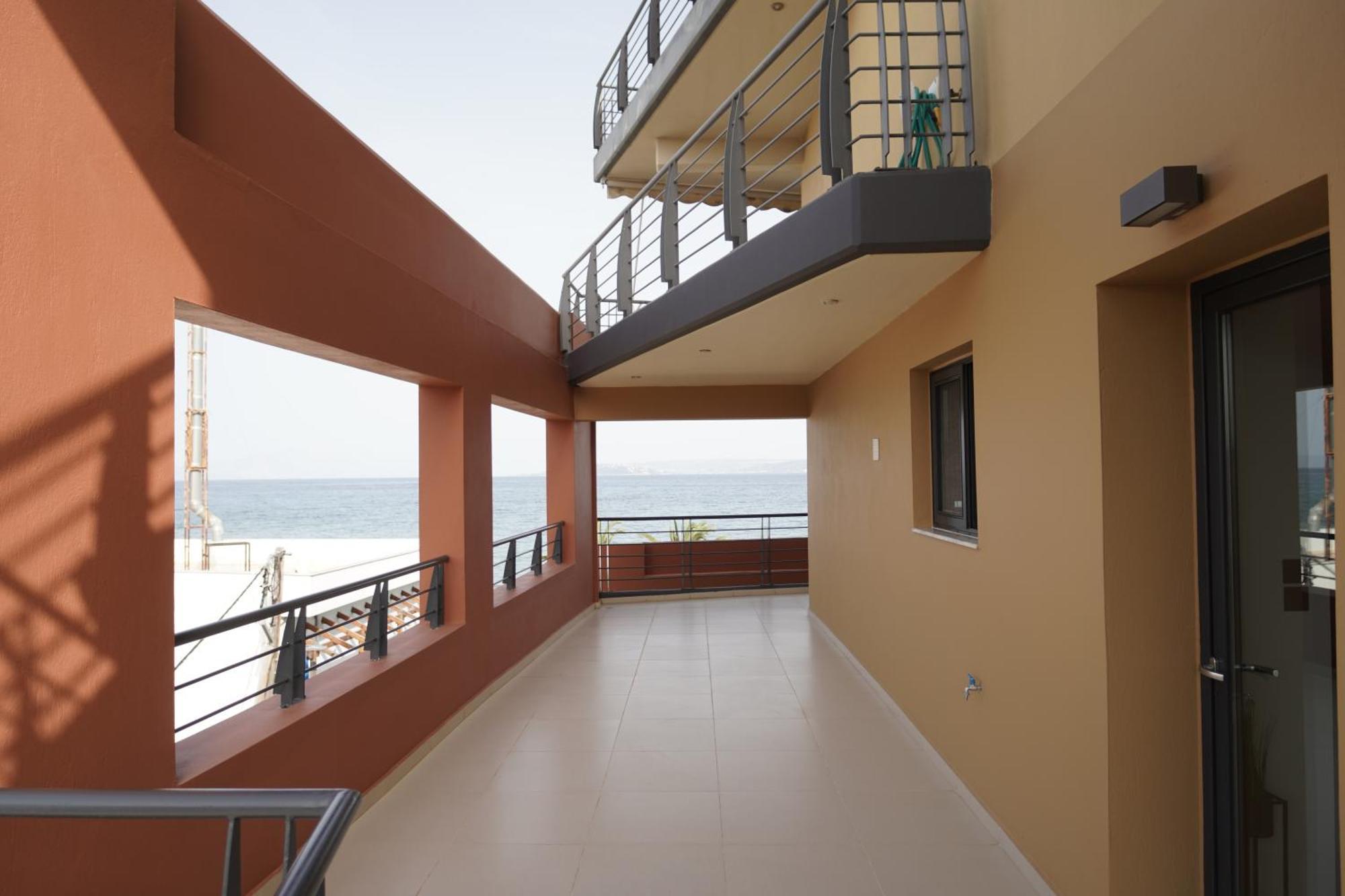 Sea La Vie & Maisonette Livanatai